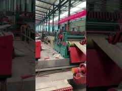 Piastra di acciaio al carbonio che sta diventando una bobina madre