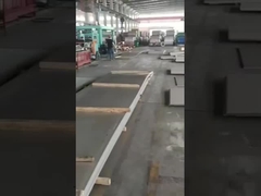 Ispezionare il sito di produzione di acciaio inossidabile